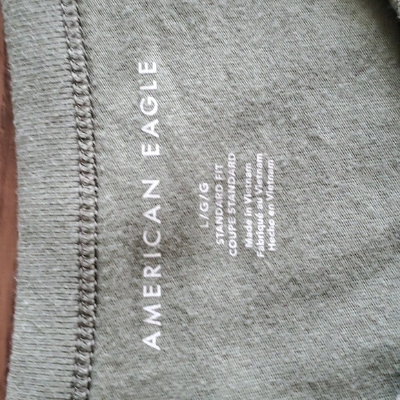 American Eagle T-Shirt - Picture 3 of 5